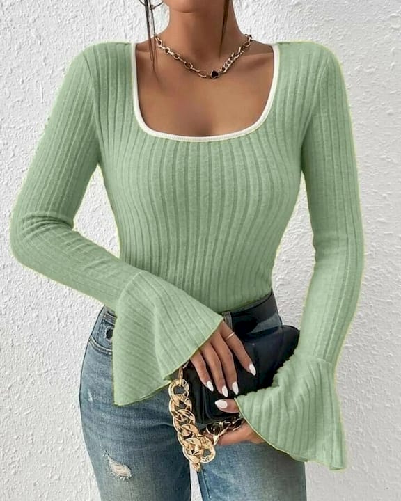 Дамска блуза с ефектни ръкави в зелено - 3105