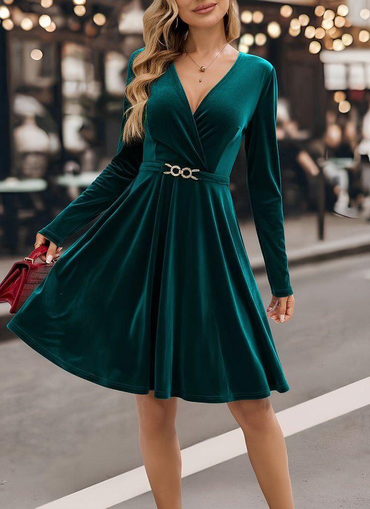 Елегантна зелена кадифена рокля “Bella Emerald” с колан