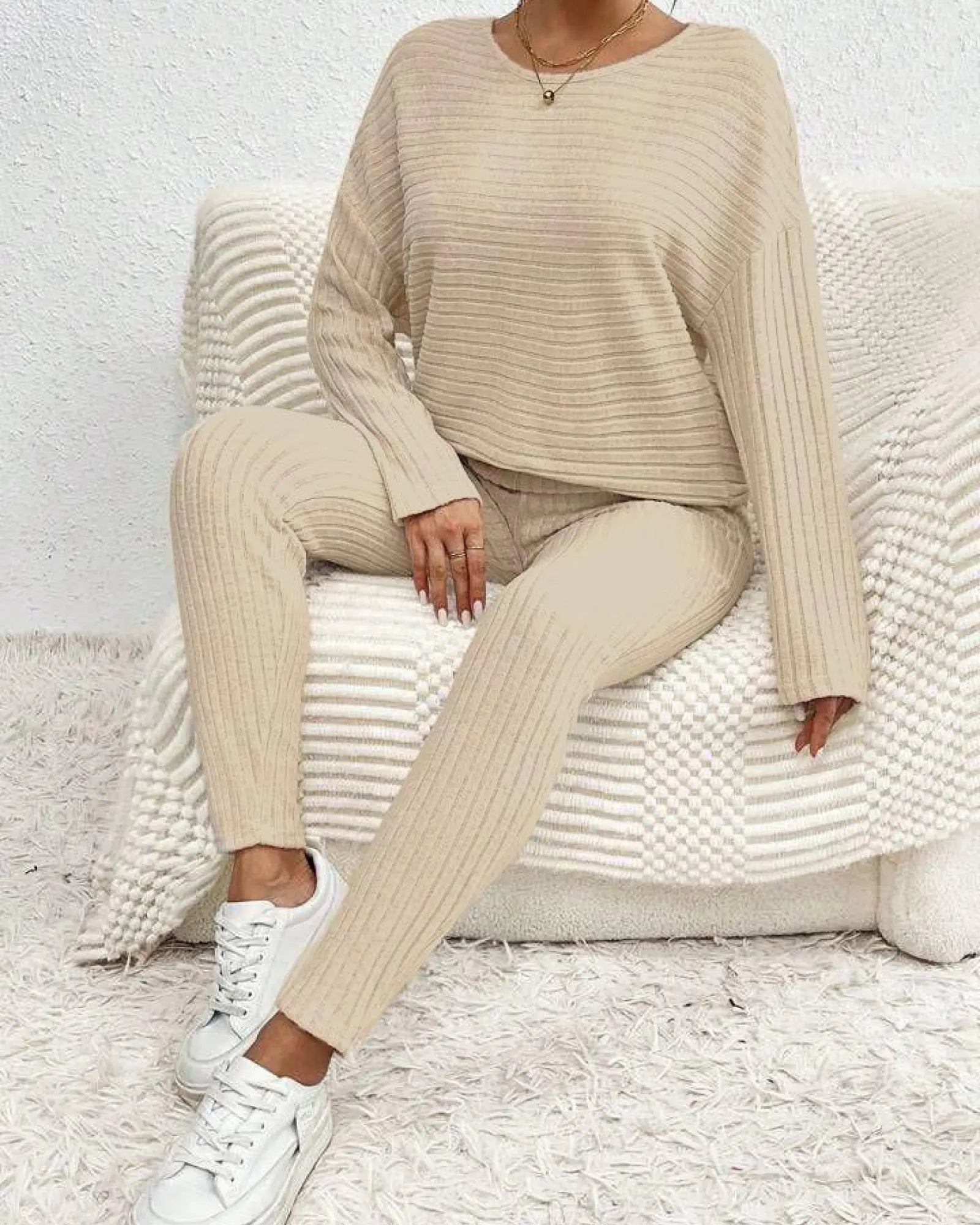 Ежедневен дамски комплект в бежово - 3342