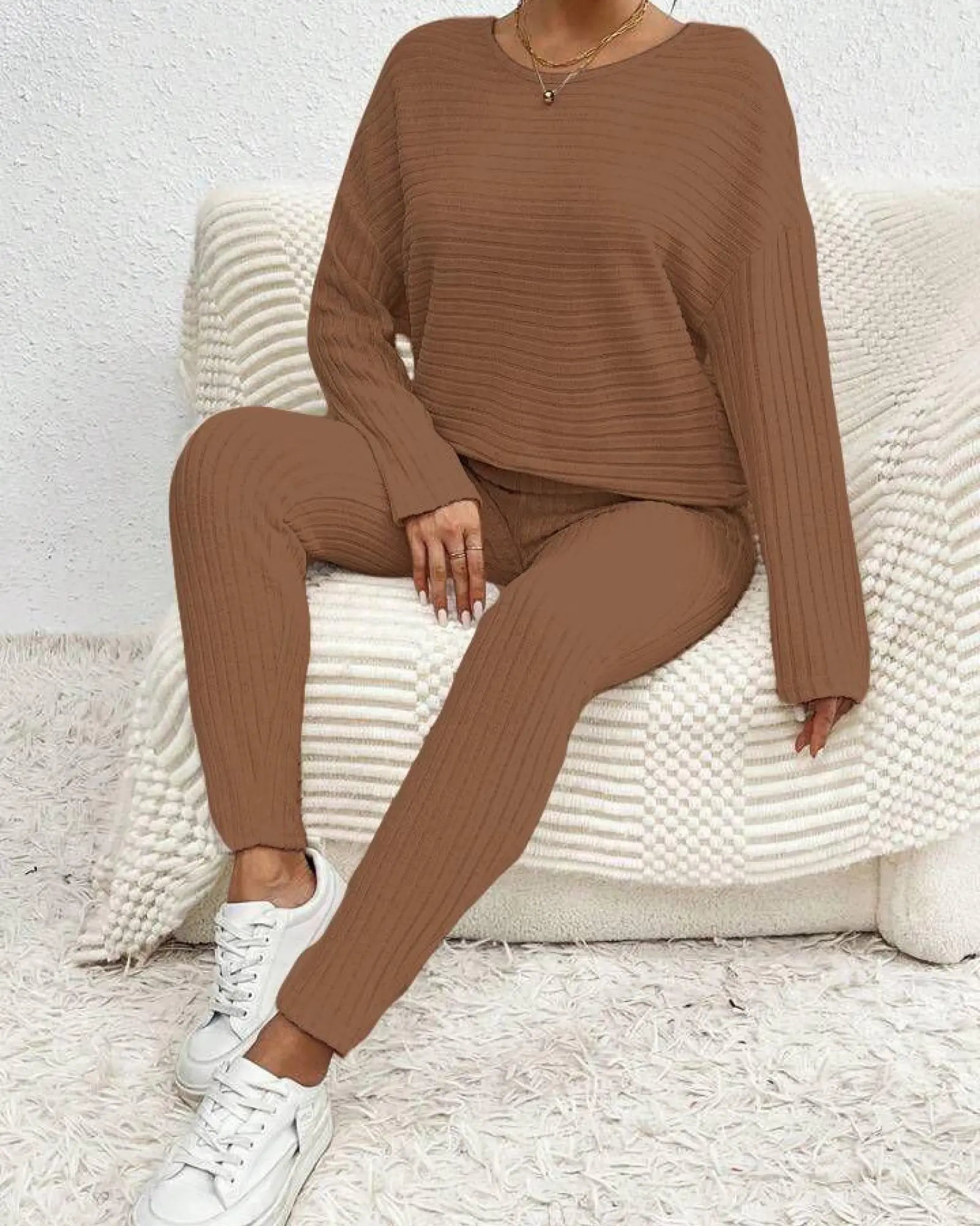 Ежедневен дамски комплект в светлокафяво - 3342