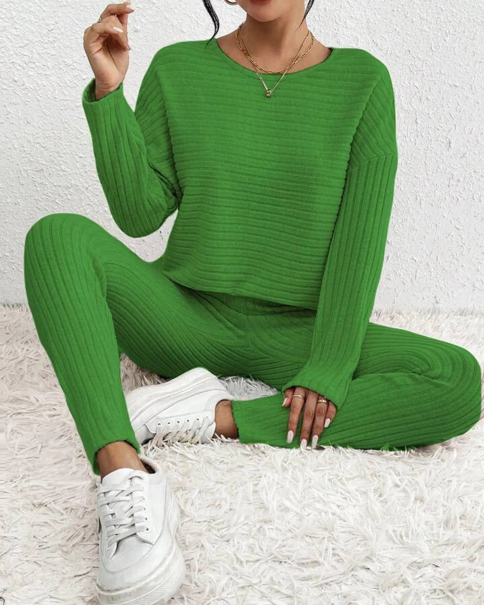 Ежедневен дамски комплект в зелено - 3342