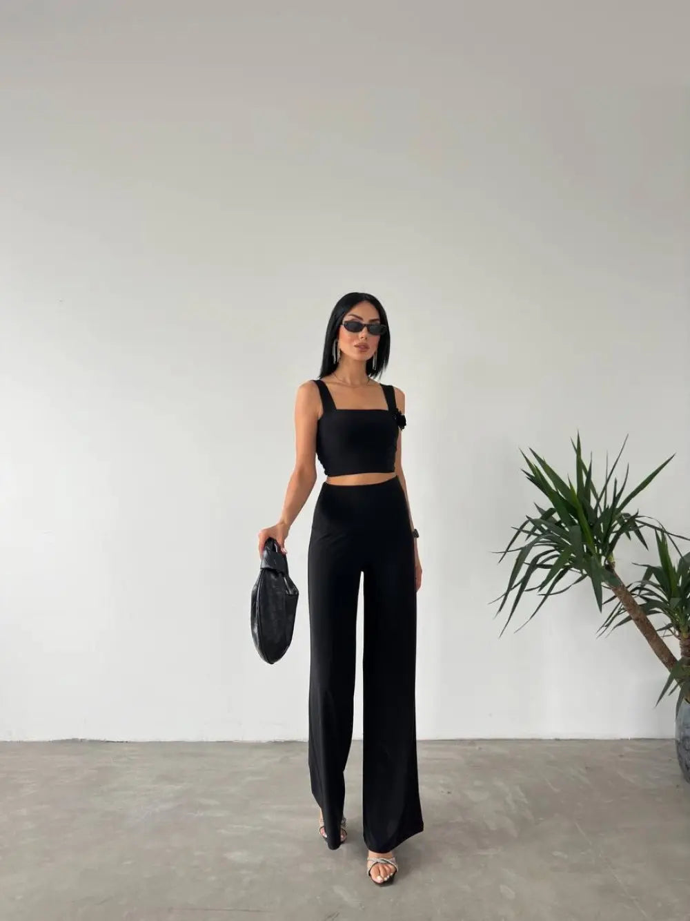 Стилен дамски комплект в черно - 317