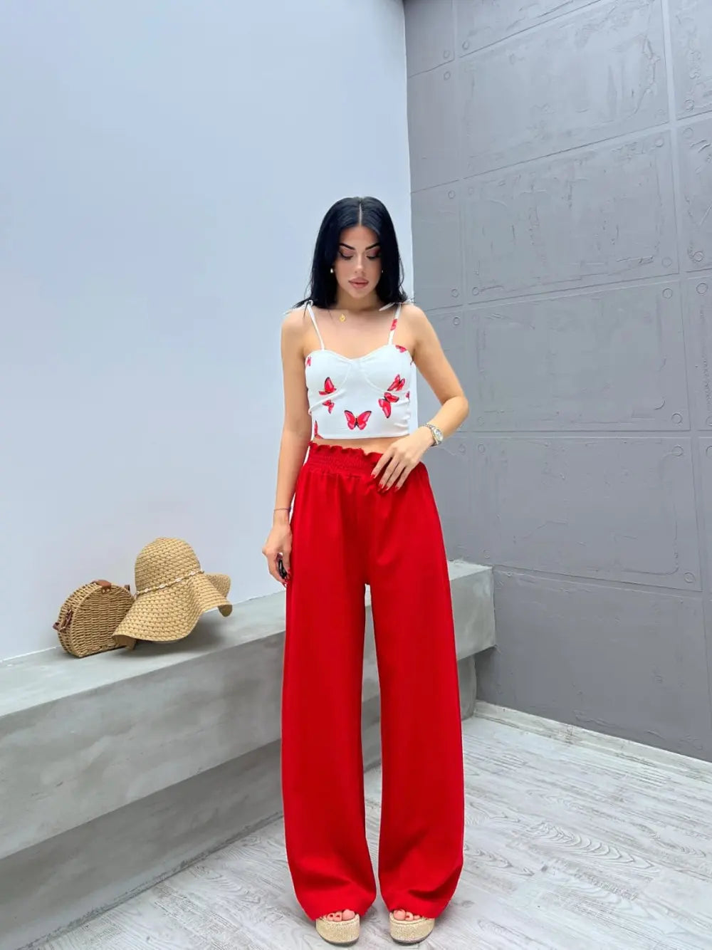 Стилен дамски комплект в червено -217